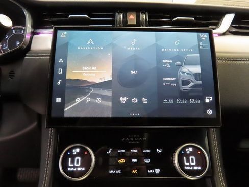 Used 2024 Jaguar F-PACE R-Dynamic S image 27