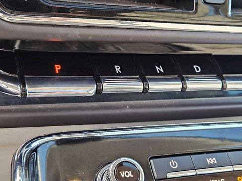 Used 2020 Lincoln Navigator Black Label w/ Cargo Convenience Package image 32