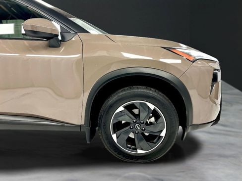 Used 2025 Nissan Rogue SV image 12