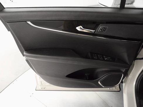 Used 2022 Lincoln Nautilus Reserve w/ Class II Trailer Tow Package image 33