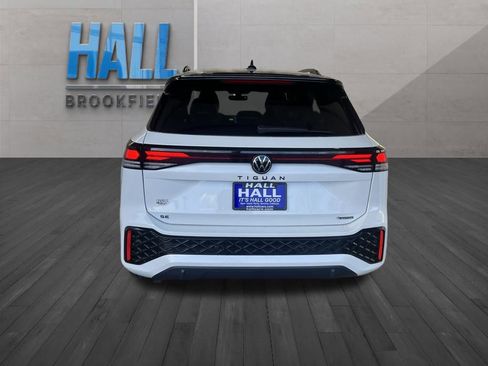 New 2026 Volkswagen Tiguan SE R-Line image 4
