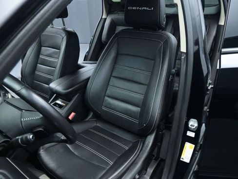 Used 2022 GMC Terrain Denali w/ Denali Premium Package AWD/4WD image 11