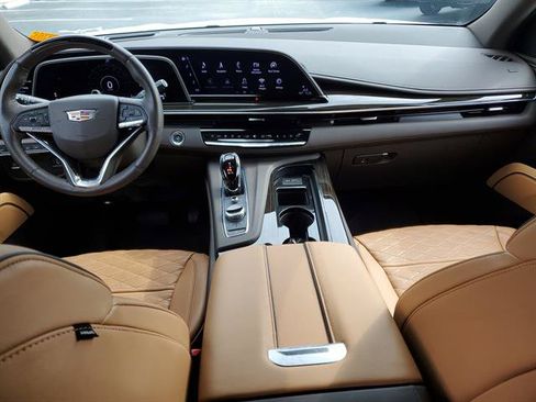 Certified 2023 Cadillac Escalade Premium Luxury AWD/4WD image 18
