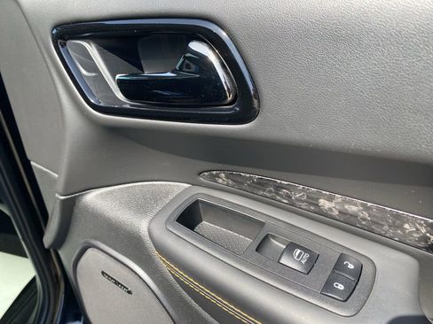 Used 2023 Dodge Durango R/T w/ Hemi Orange Plus Package AWD/4WD image 13