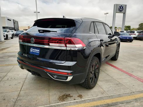 Used 2024 Volkswagen Atlas Cross Sport SE FWD image 7