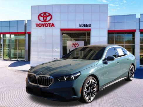 Used 2026 BMW 530i w/ Premium Package RWD image 11