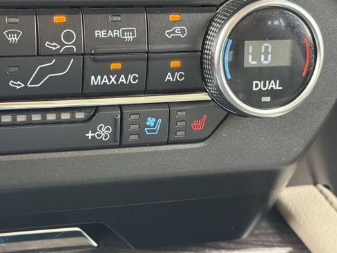 Used 2020 Ford Expedition Limited AWD/4WD image 26