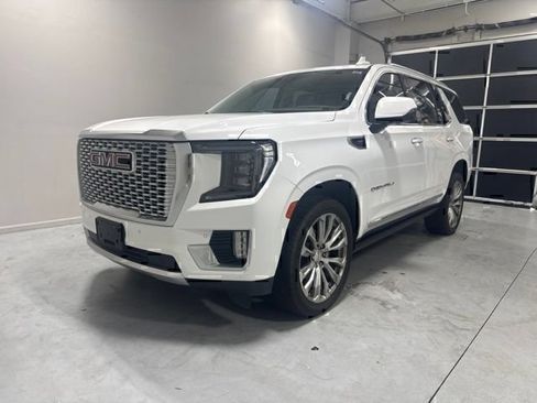 Used 2021 GMC Yukon Denali w/ Denali Premium Package RWD image 2