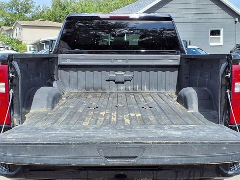Used 2020 Chevrolet Silverado 2500 Custom w/ Custom Value Package AWD/4WD image 18