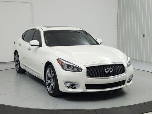 Used 2019 INFINITI Q70 L 3.7 w/ Sensory Package AWD/4WD image 2