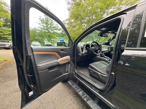 Used 2024 GMC Canyon Denali w/ LPO, Denali Black Edition AWD/4WD image 13