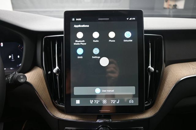 New 2027 Volvo XC60 B5 Plus AWD/4WD image 11