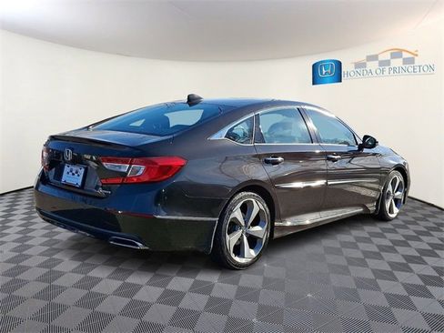Certified 2018 Honda Accord Touring image 6
