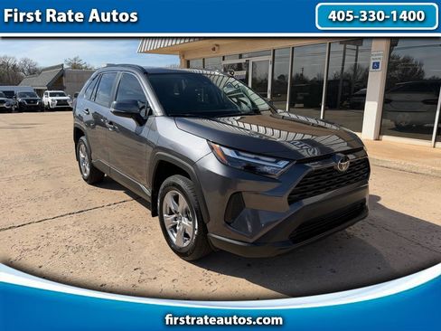 Used 2025 Toyota RAV4 XLE w/ Convenience Package image 1