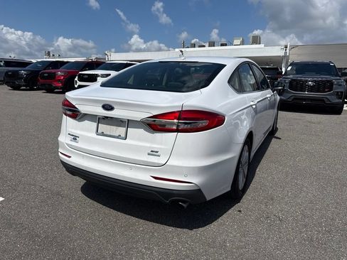 Used 2020 Ford Fusion SE FWD image 2