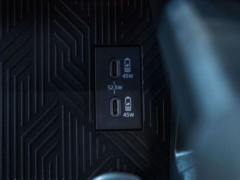 Certified 2025 Toyota Tacoma TRD Off-Road image 25