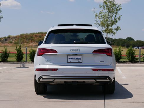 Used 2023 Audi Q5 2.0T Premium Plus w/ Premium Plus Package AWD/4WD image 8