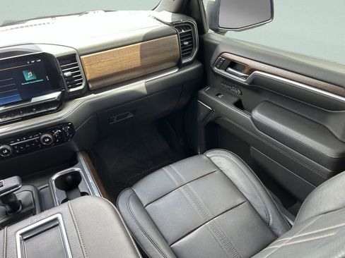 Used 2022 Chevrolet Silverado 1500 High Country w/ High Country Premium Package AWD/4WD image 20