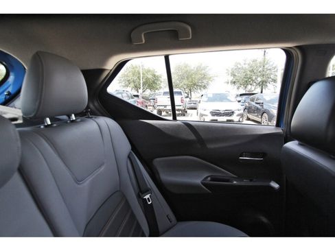 Used 2023 Nissan Kicks SR w/ SR Premium Package FWD image 12