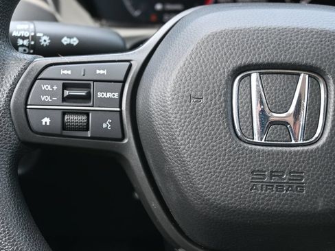 Used 2025 Honda HR-V LX image 7