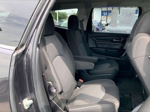 Used 2017 Chevrolet Traverse LT w/ Style and Technology Package FWD image 21