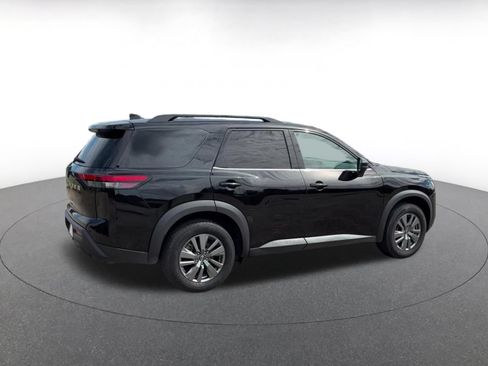 Used 2025 Nissan Pathfinder SV FWD image 12