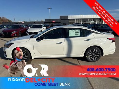 New 2025 Nissan Altima 2.5 SV image 2