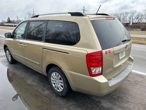 Used 2011 Kia Sedona LX image 5