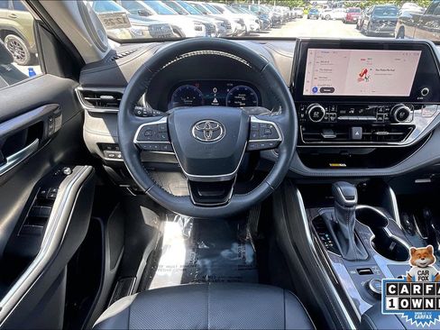 Used 2023 Toyota Highlander Limited AWD/4WD image 5