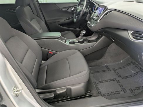 Used 2021 Chevrolet Malibu RS image 32