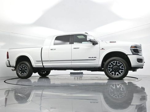 Used 2025 RAM 2500 Limited AWD/4WD image 48