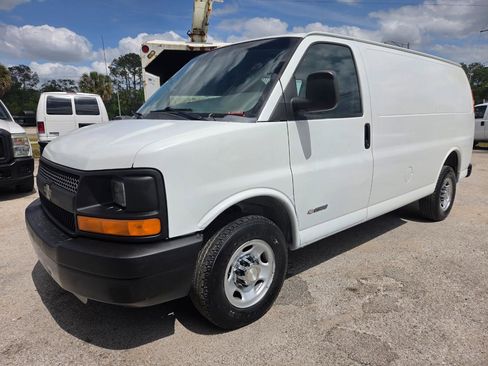 Used 2004 Chevrolet Express 2500 RWD image 4