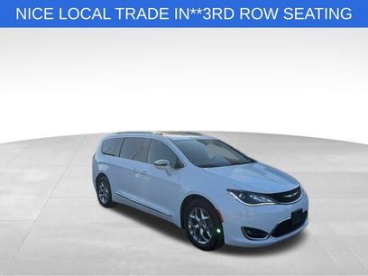 Used 2017 Chrysler Pacifica Limited w/ UConnect Theater Package