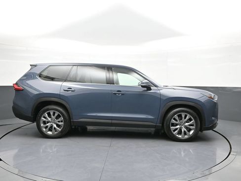 Certified 2024 Toyota Grand Highlander AWD image 5