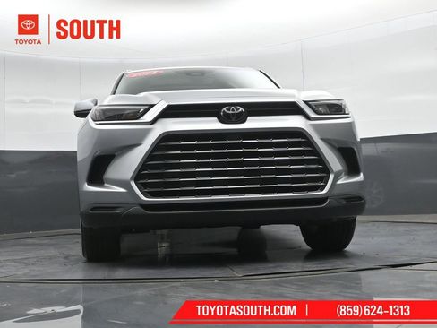 Used 2024 Toyota Grand Highlander AWD image 45