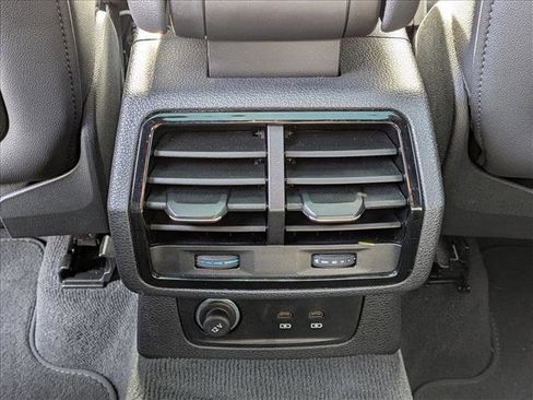 Used 2025 Audi Q3 2.0T Premium image 17