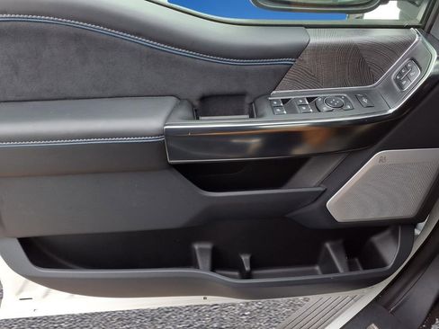 New 2025 Ford F450 Platinum image 16