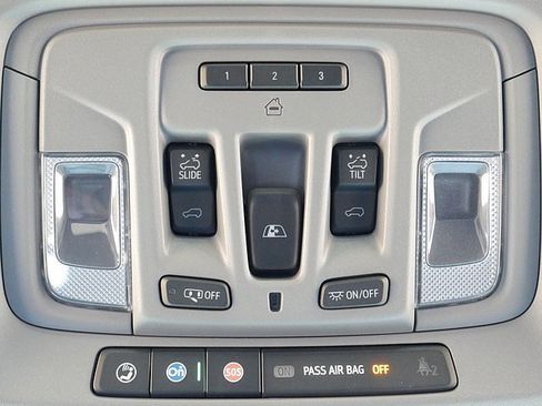 Used 2023 GMC Sierra 3500 Denali w/ Denali Ultimate Package image 54