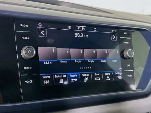 Used 2023 Volkswagen Taos SE w/ Panoramic Sunroof Package FWD image 19