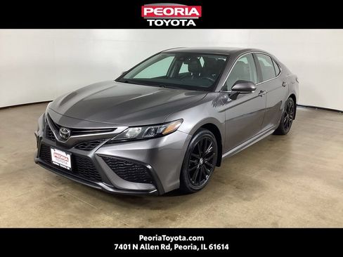 Used 2023 Toyota Camry SE AWD/4WD image 1