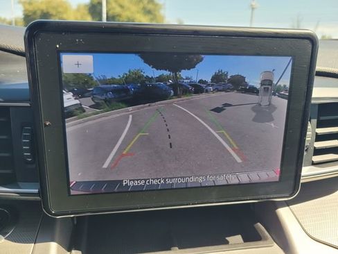 Certified 2022 Ford Explorer XLT w/ Equipment Group 202A image 21