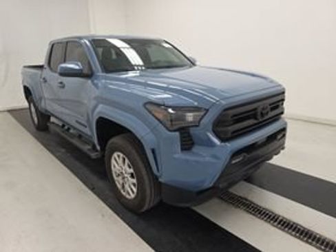 Used 2026 Toyota Tacoma SR5 RWD image 3