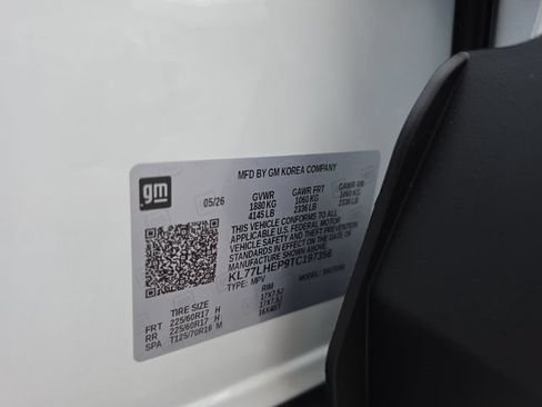New 2026 Chevrolet Trax LT w/ Driver Confidence Package FWD image 35
