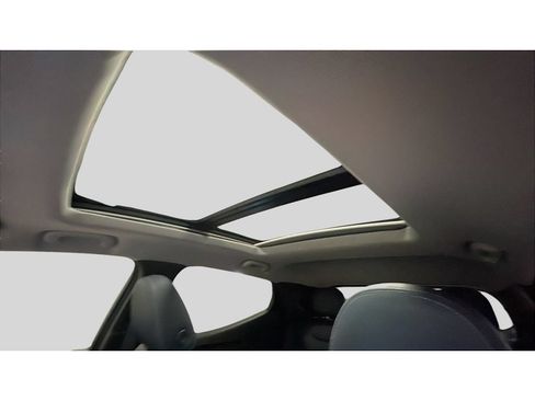 Used 2022 Chevrolet Bolt EUV Premier w/ Launch Edition FWD image 15