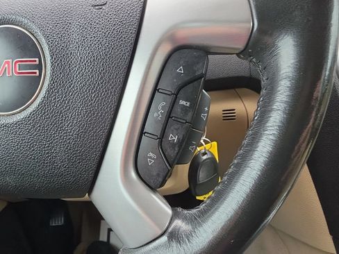 Used 2010 GMC Acadia SLT FWD image 12