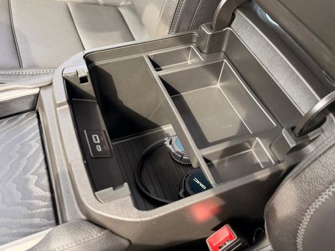 Used 2024 GMC Yukon XL Denali image 23