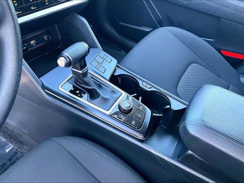 Used 2025 Kia Sportage LX image 12