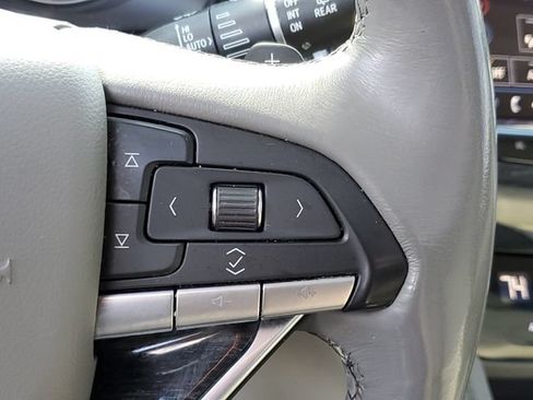 Certified 2022 Cadillac XT6 Premium Luxury w/ LPO, Floor Liner Package AWD/4WD image 36