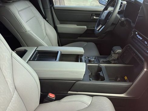 Used 2025 Toyota Tundra Limited image 11