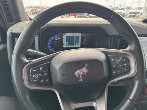 Used 2022 Ford Bronco Badlands image 12